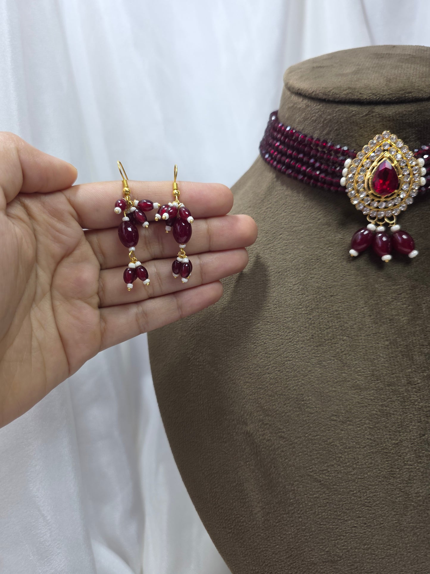 Dark Maroon Leaf Pendant Choker