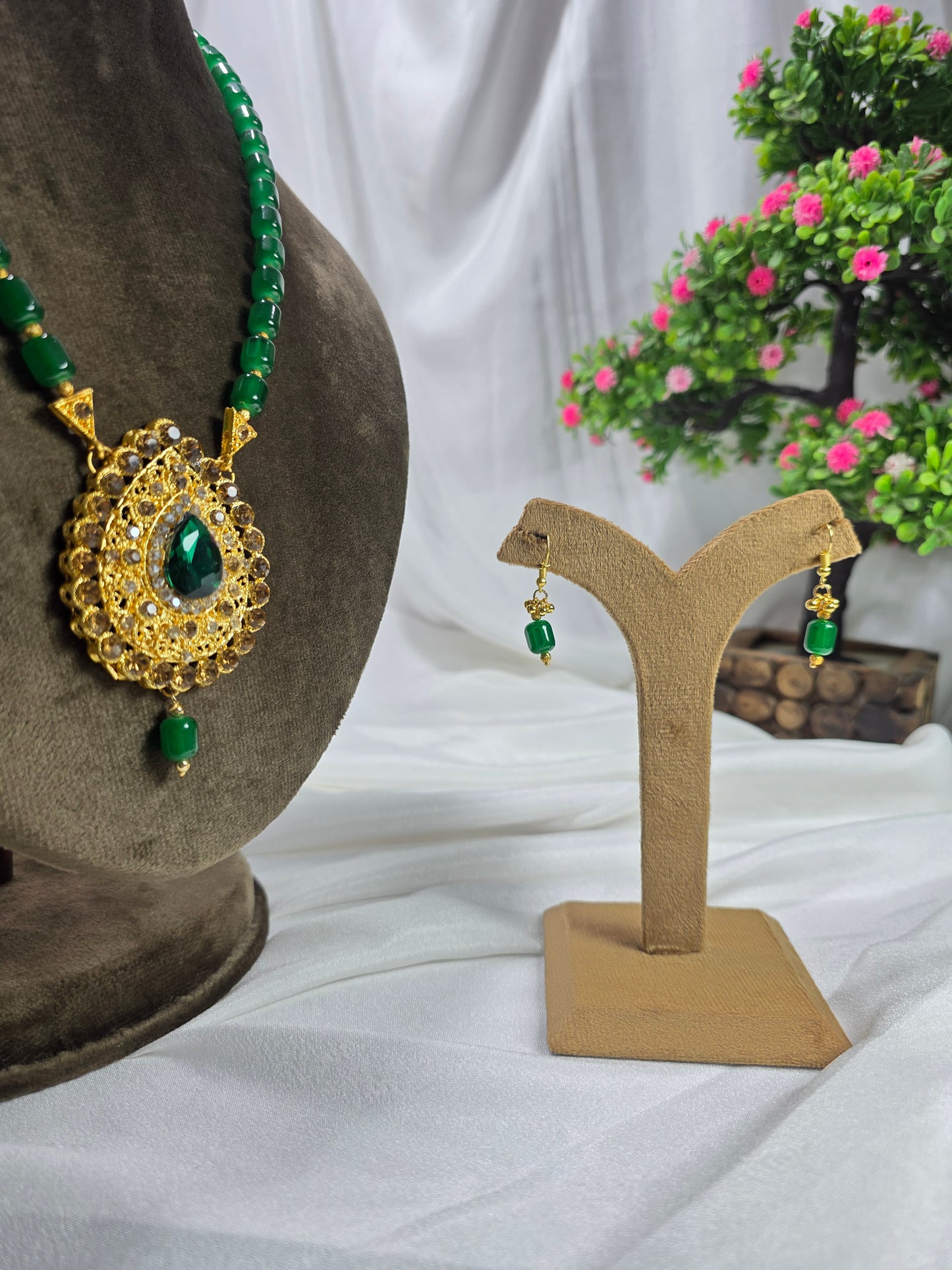 Dark Green Pendant Necklace