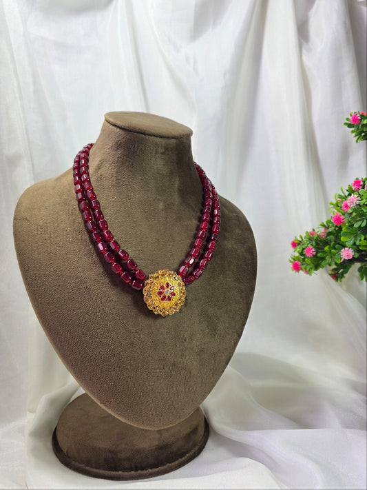 Maroon Glow Golden Pendant Necklace
