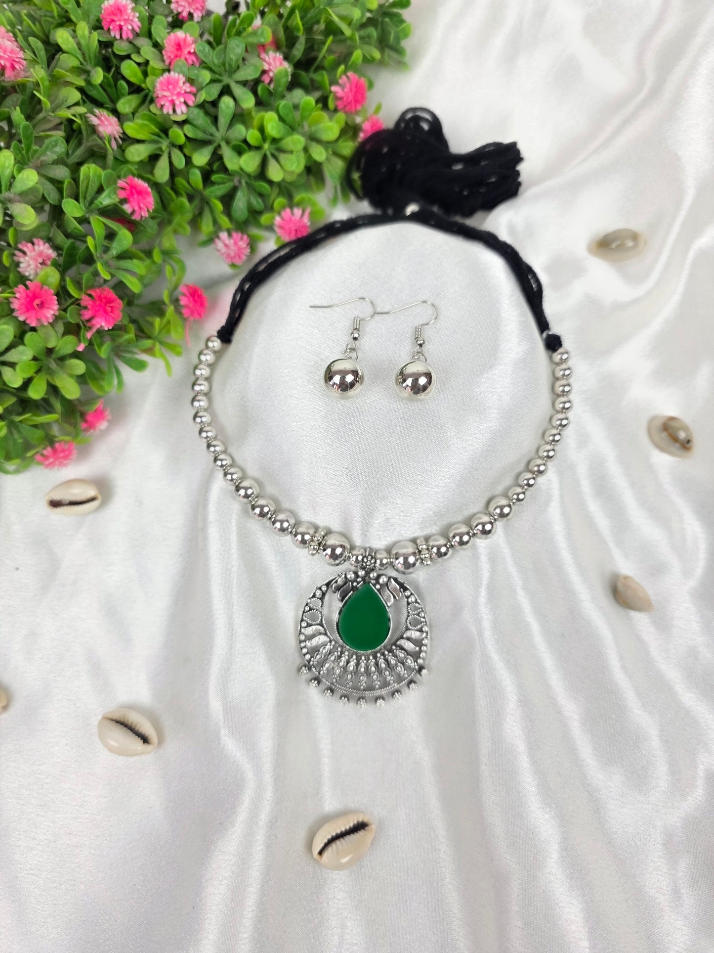 Emerald Drop Oxidised Choker Set