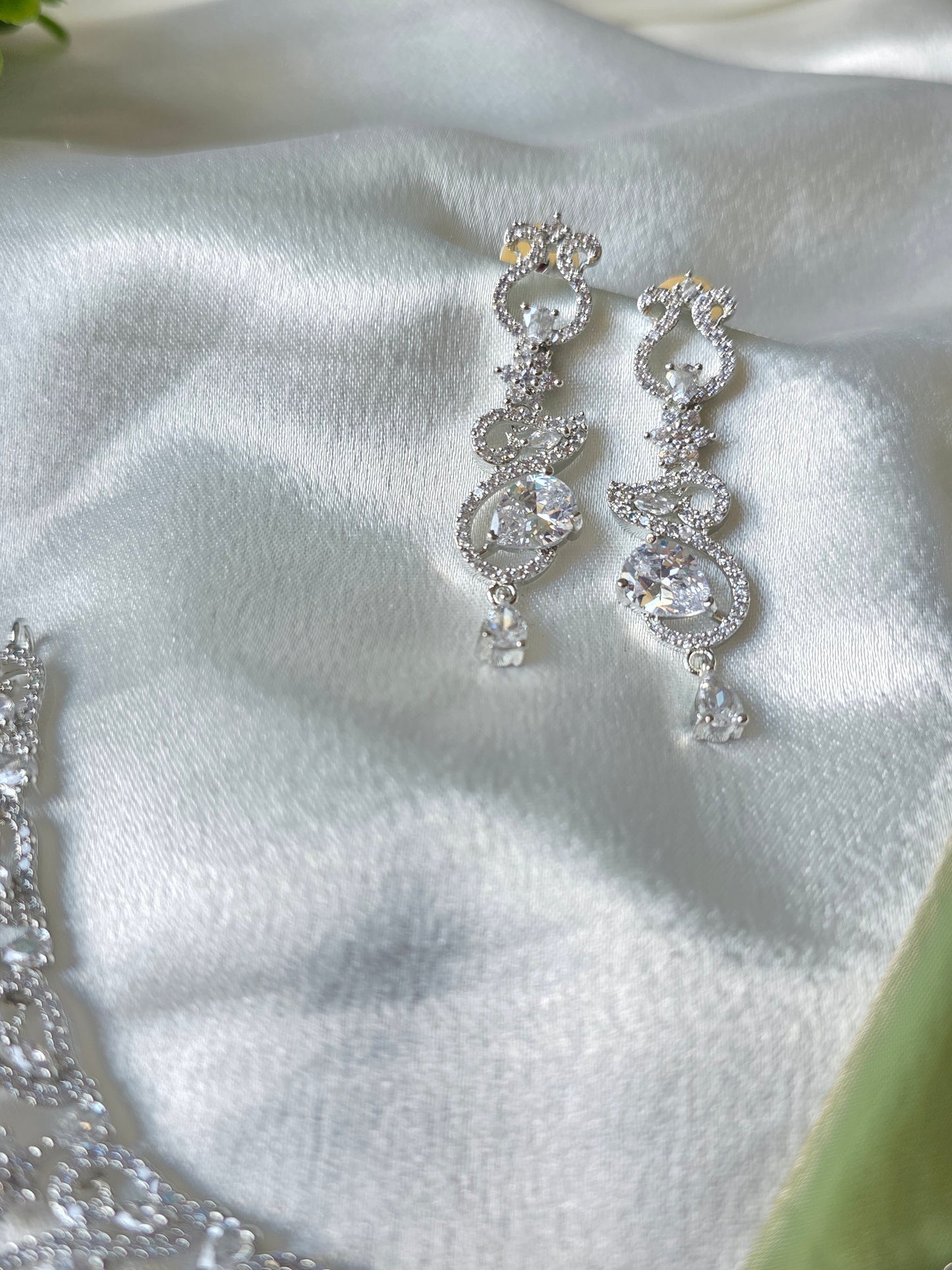 Glow White AD Necklace