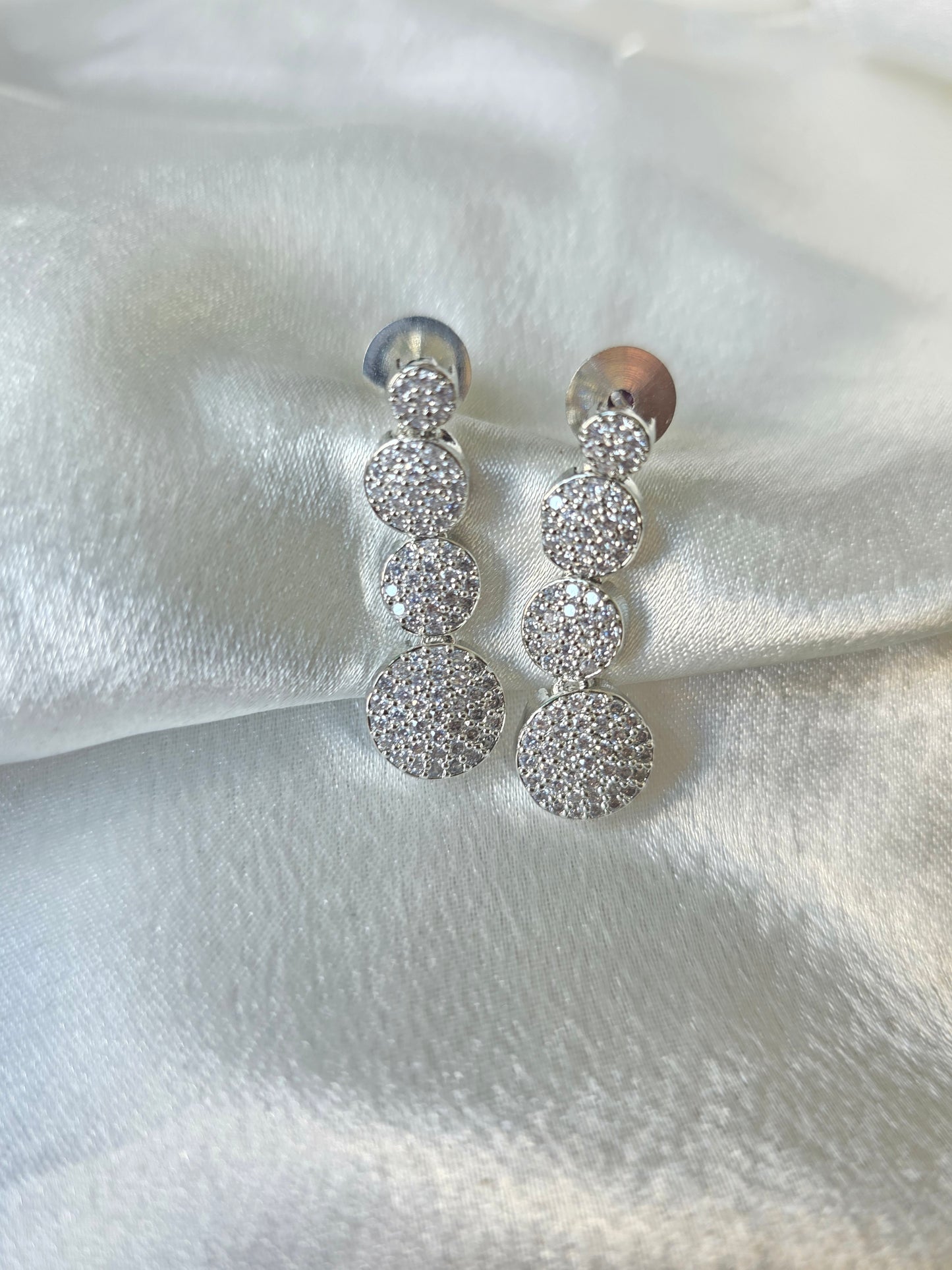 Tivora White AD Necklace