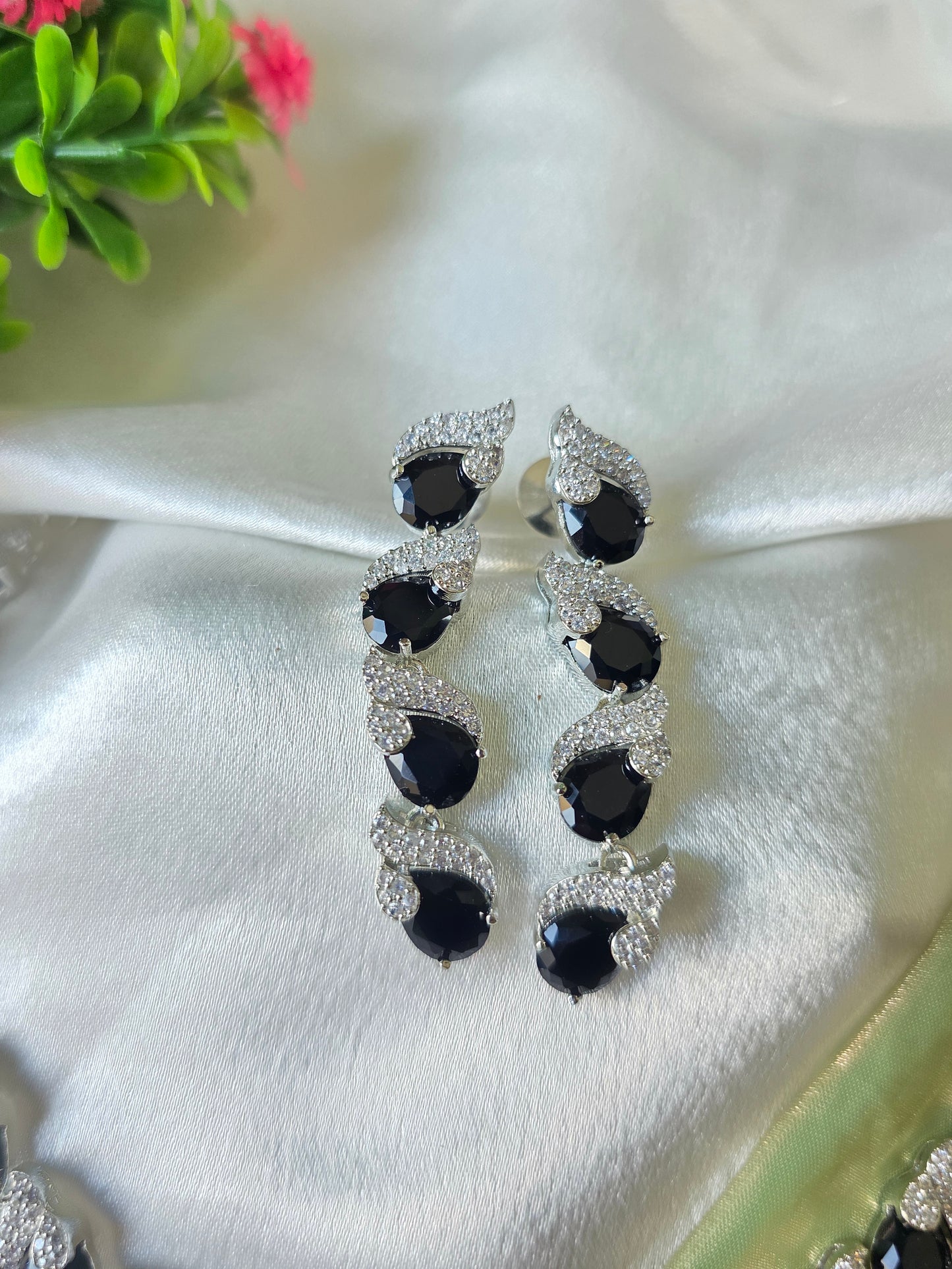 Lustre Black AD Necklace