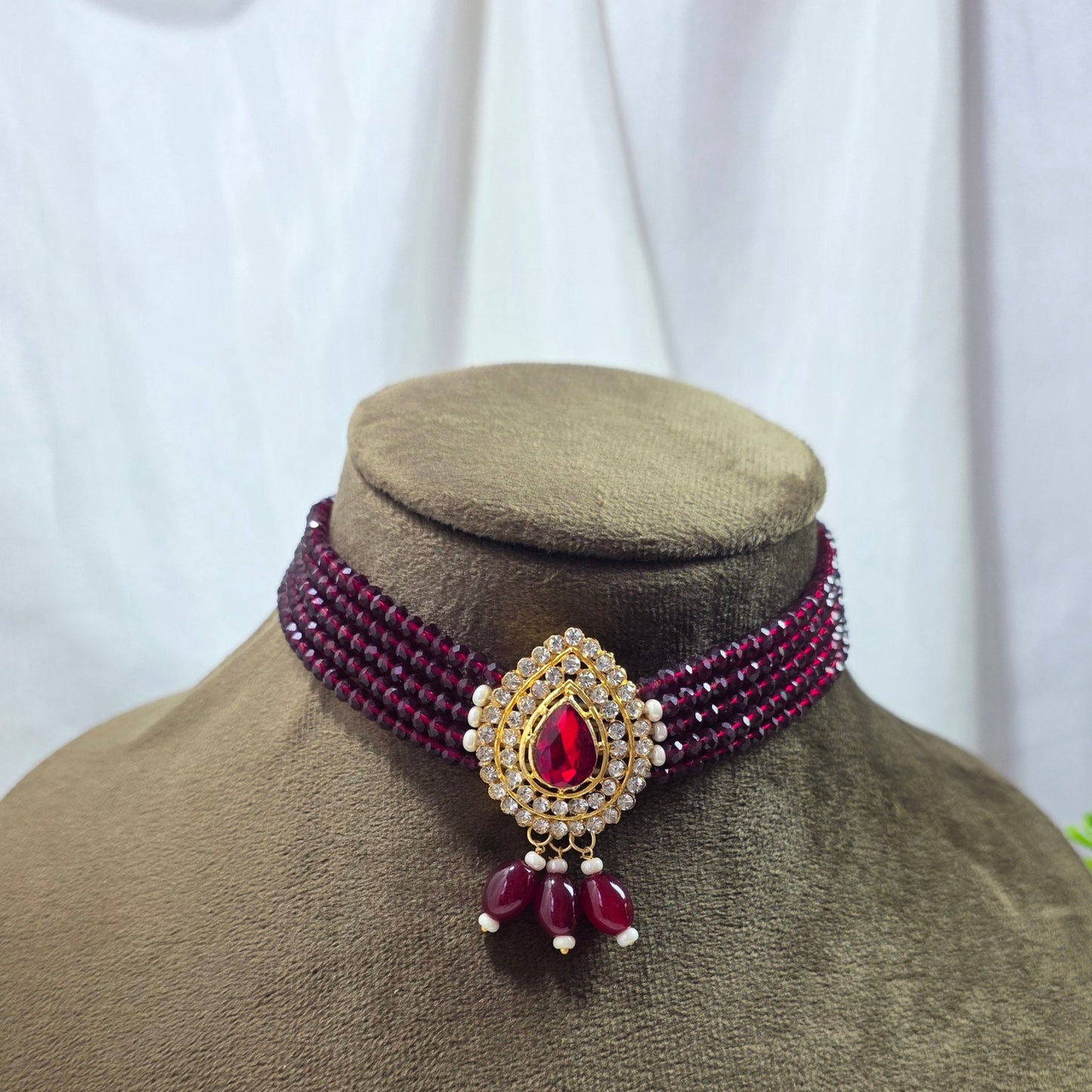 Dark Maroon Leaf Pendant Choker