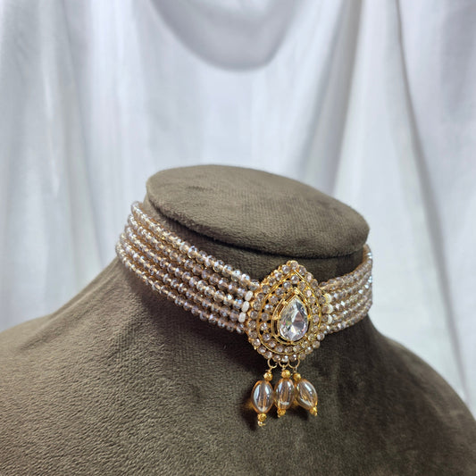 Cream Leaf Pendant Choker