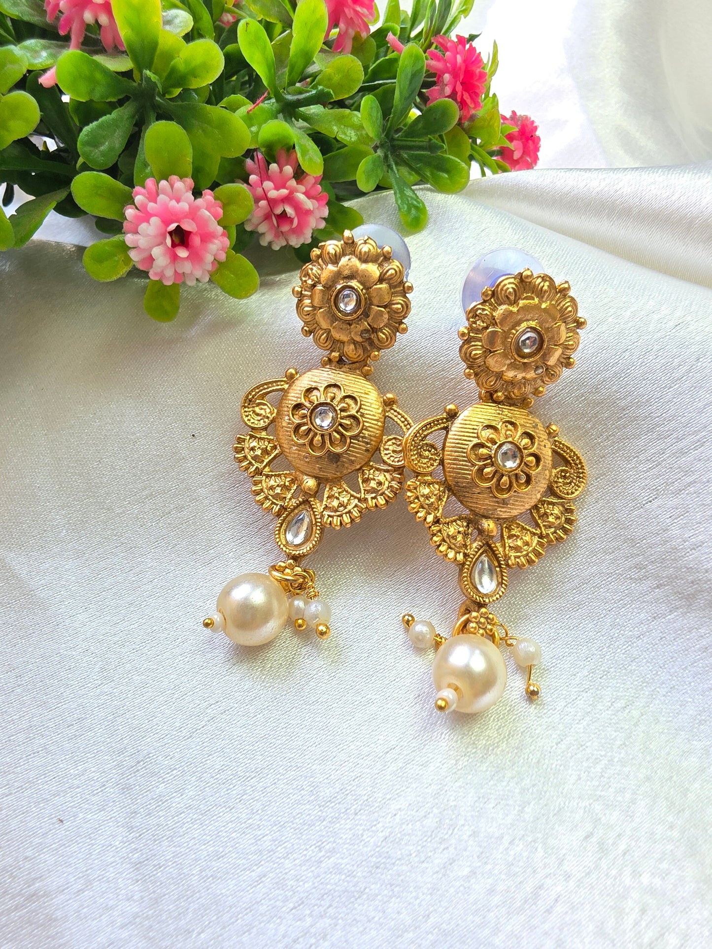 Wheaton White Pearl Choker Set