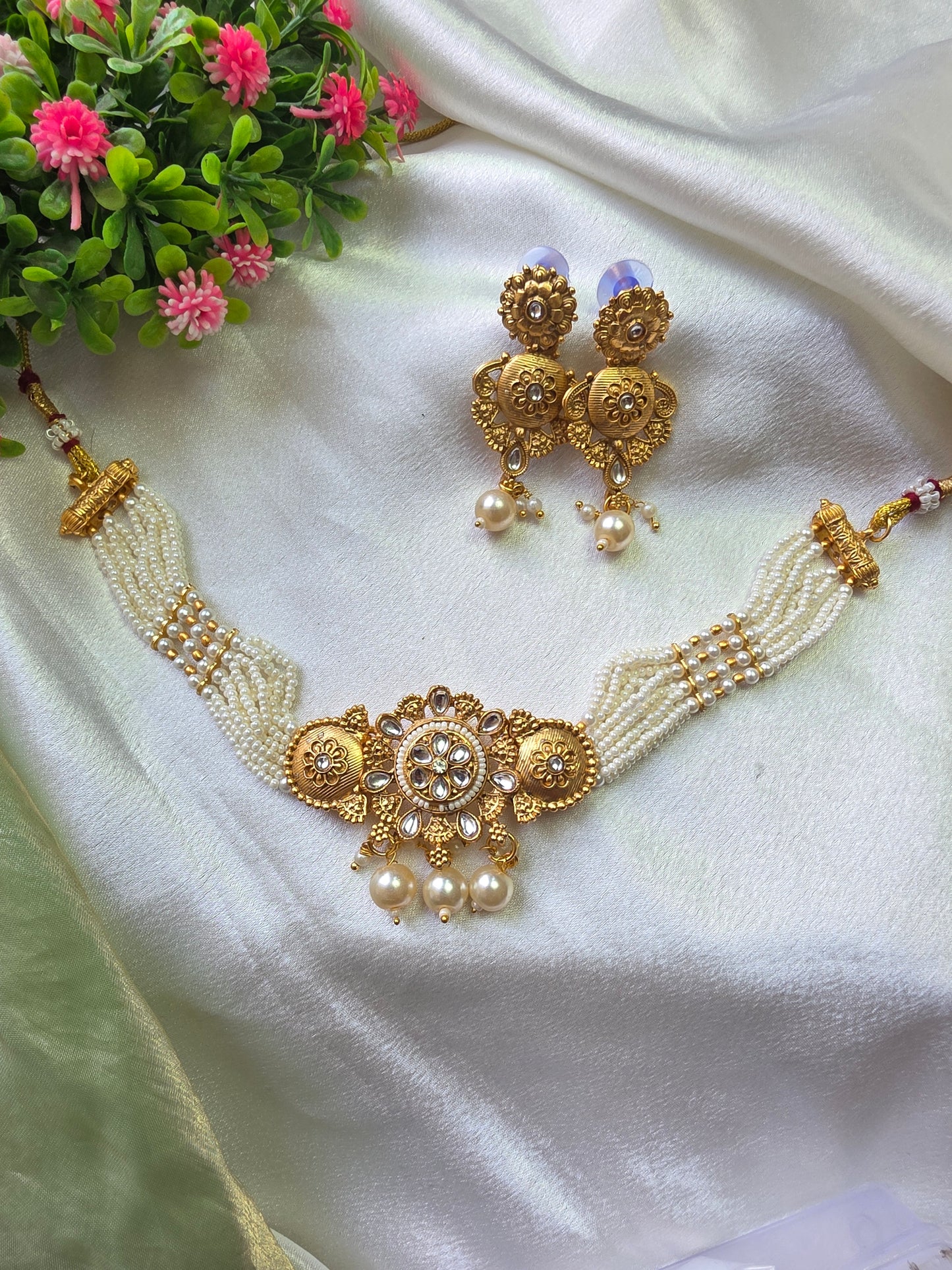 Wheaton White Pearl Choker Set