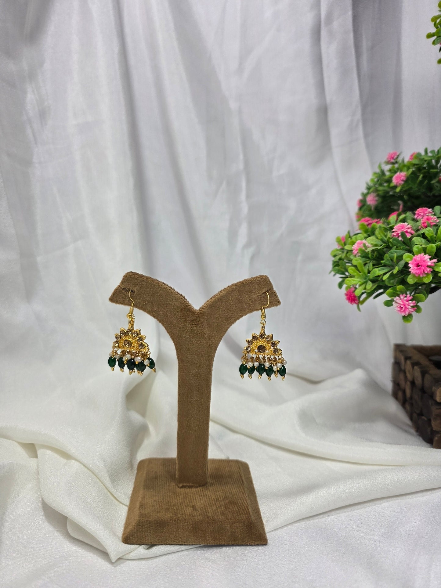 Royal Green With White Pearl Necklace