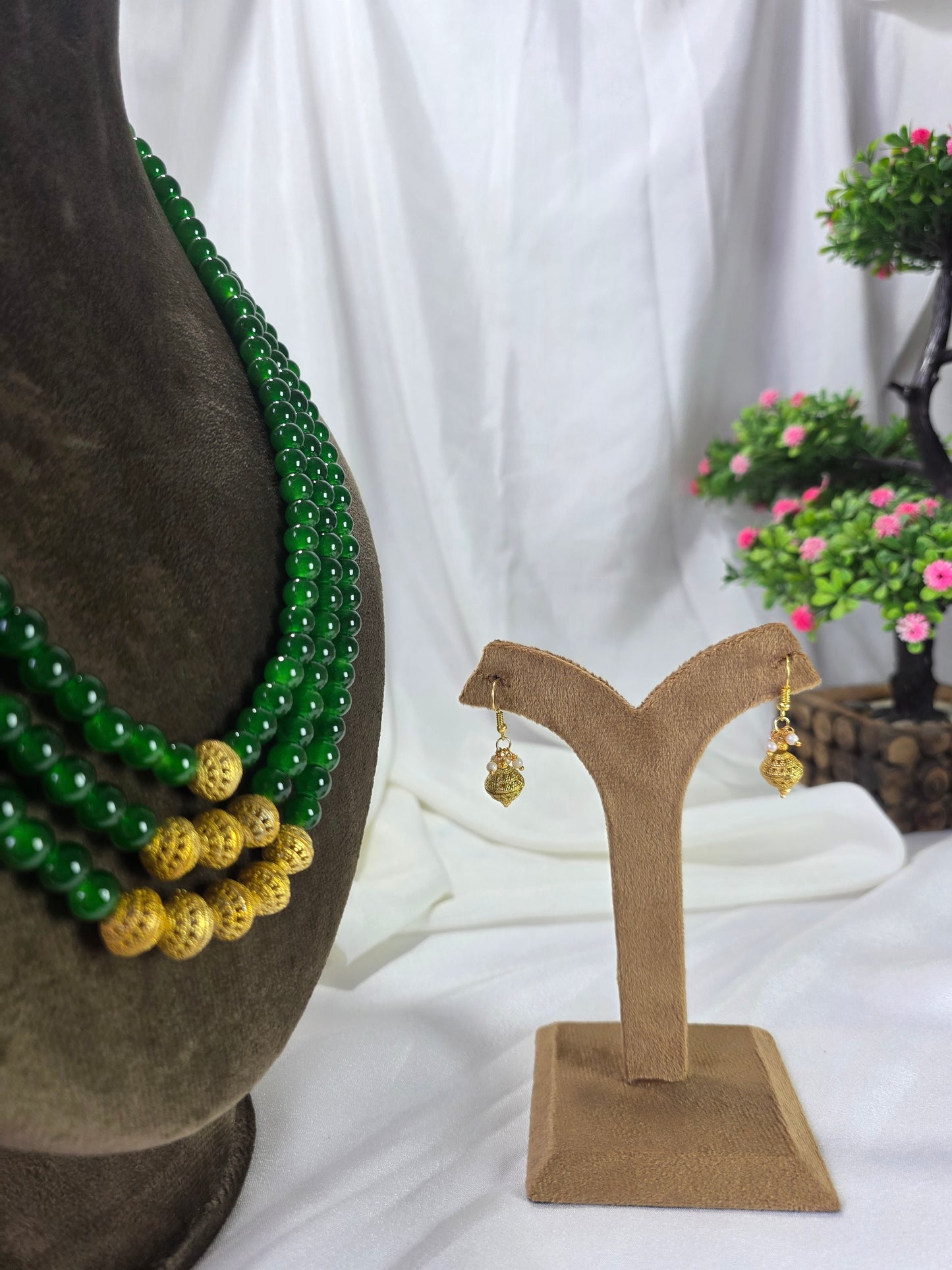 Royal Emerald Green Triple-layer Pearl Mala