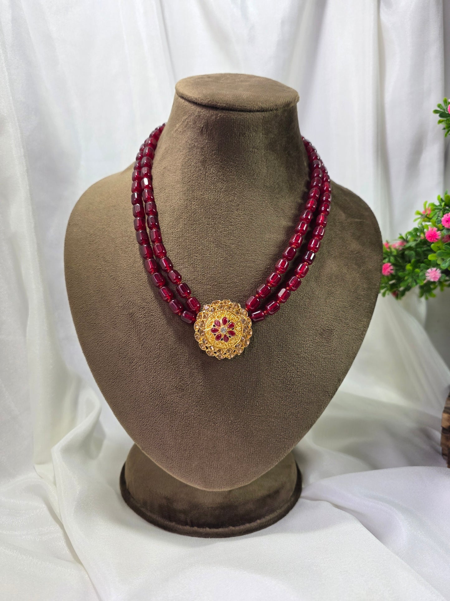 Maroon Glow Golden Pendant Necklace