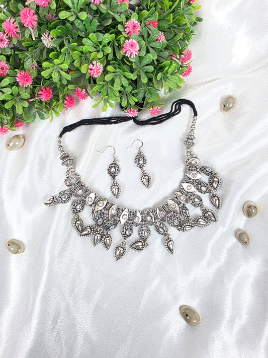 Royal Droplet Oxidised Choker Set