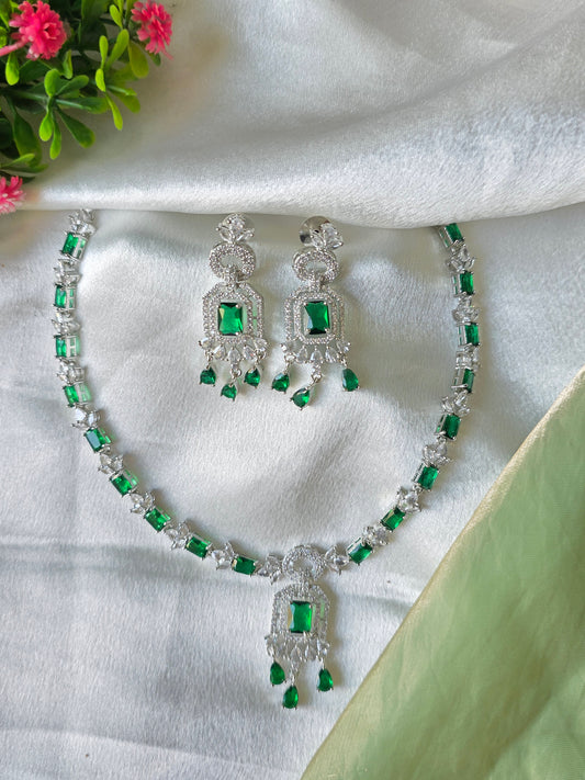 Elara Green AD Necklace