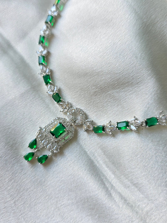 Elara Green AD Necklace