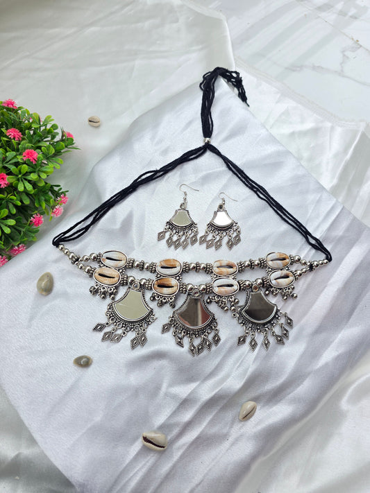 Shell With mirror Oxidised Choker