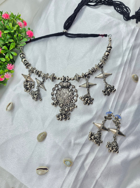 Royal Dangler Oxidised Choker Set