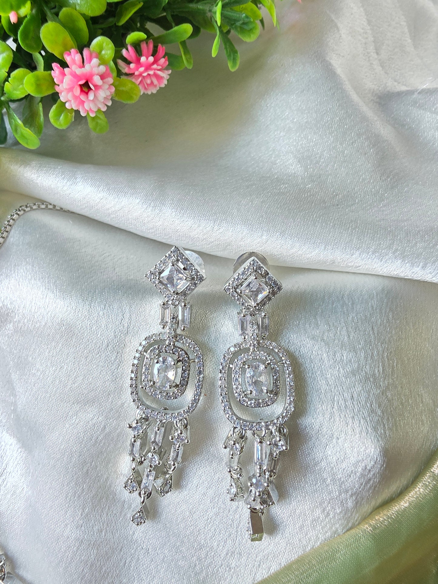 Elenza White AD Necklace